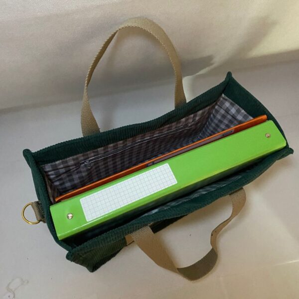 le book bag – Image 7