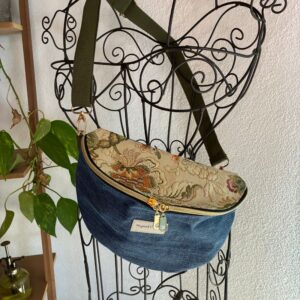 Banane en jean recyclé et tissu tapissier