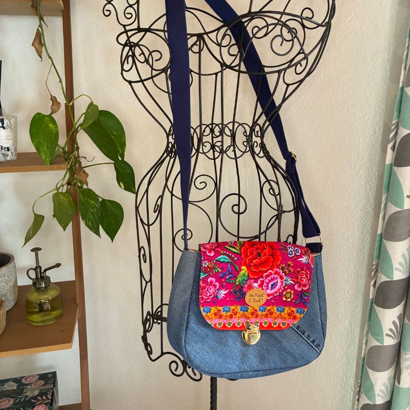 Petit sac a rabat multicolore